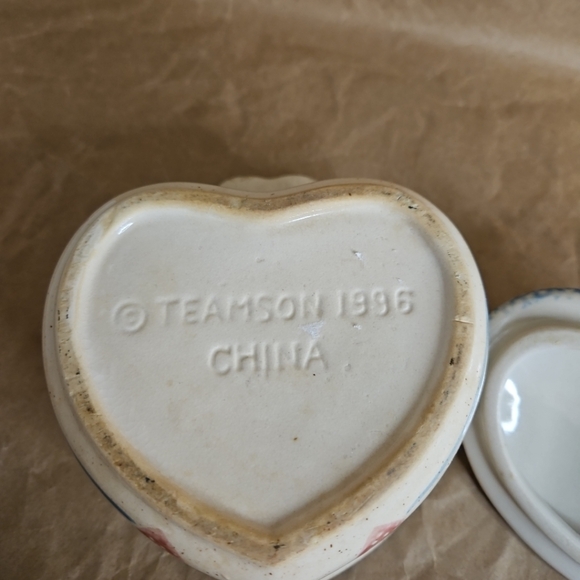 VintageTEAMSON 1996 Sponge Blue Pink Hearts Country Oven Stoneware Bowl Lid Knob - Picture 7 of 7